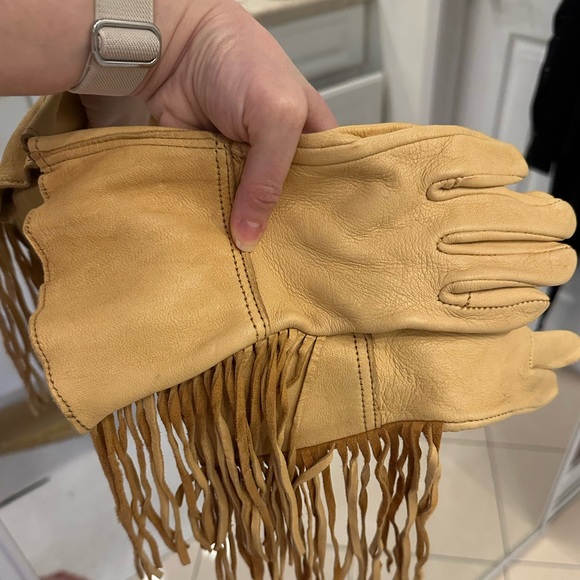 Vintage Tan Women’s Small Leather Fringe Gloves - Picture 6 of 6